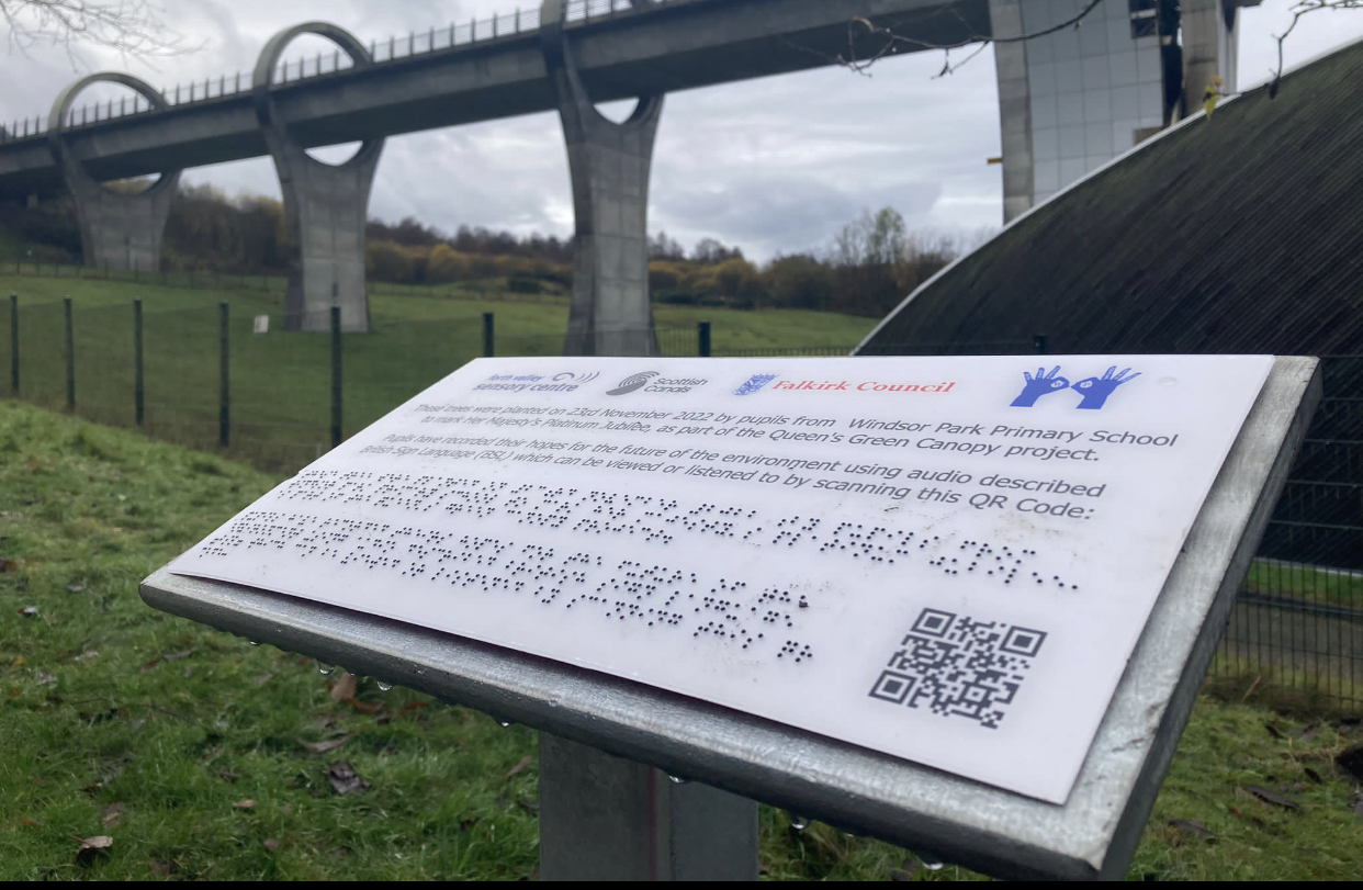 Plaque with Braille and QR code unveiled at the Falkirk Wheel